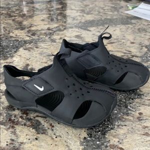 NIKE SANDALS